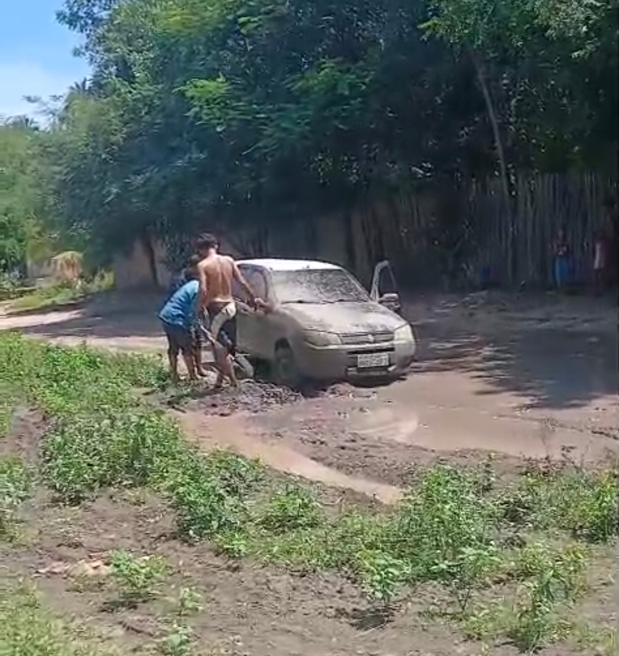 Moradores da Rua Nova, no Povoado Bacabinha, seguem abandonados pela gestão de Chiquinho FC