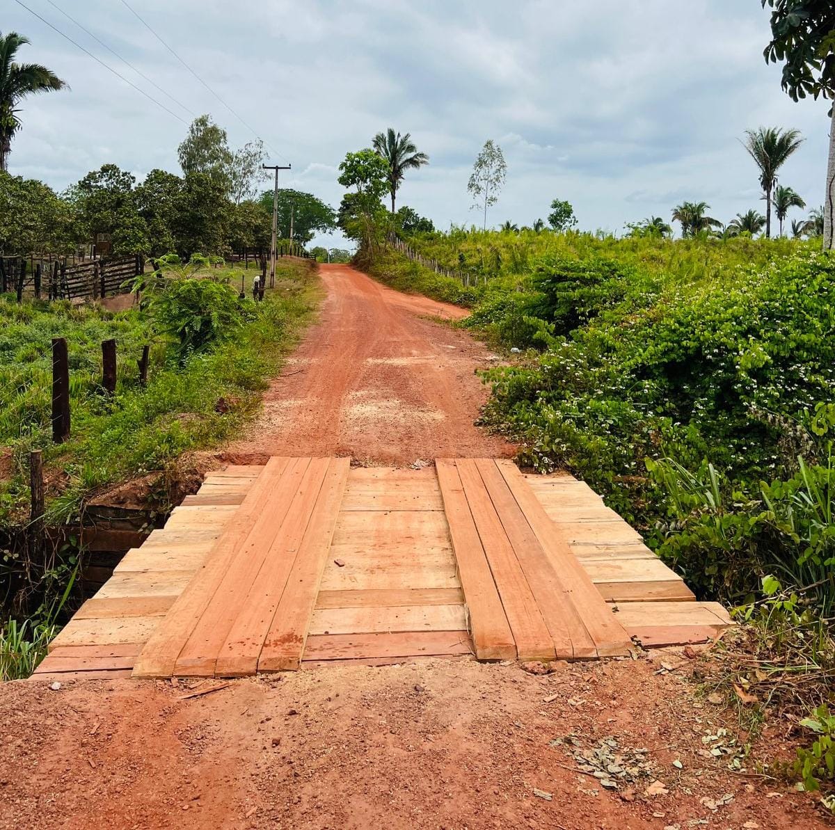 Prefeitura de Codó entrega mais uma ponte de madeira reformada na zona rural