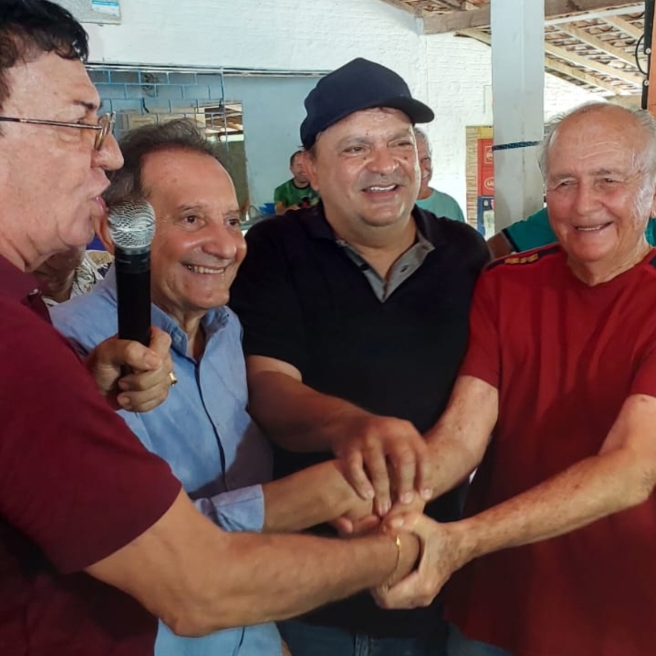 EVENTO DE ZITO ROLIM, CHIQUINHO OLIVEIRA E BINÉ FIGUEIREDO NÃO RENDEU. O POVO NÃO FOI..