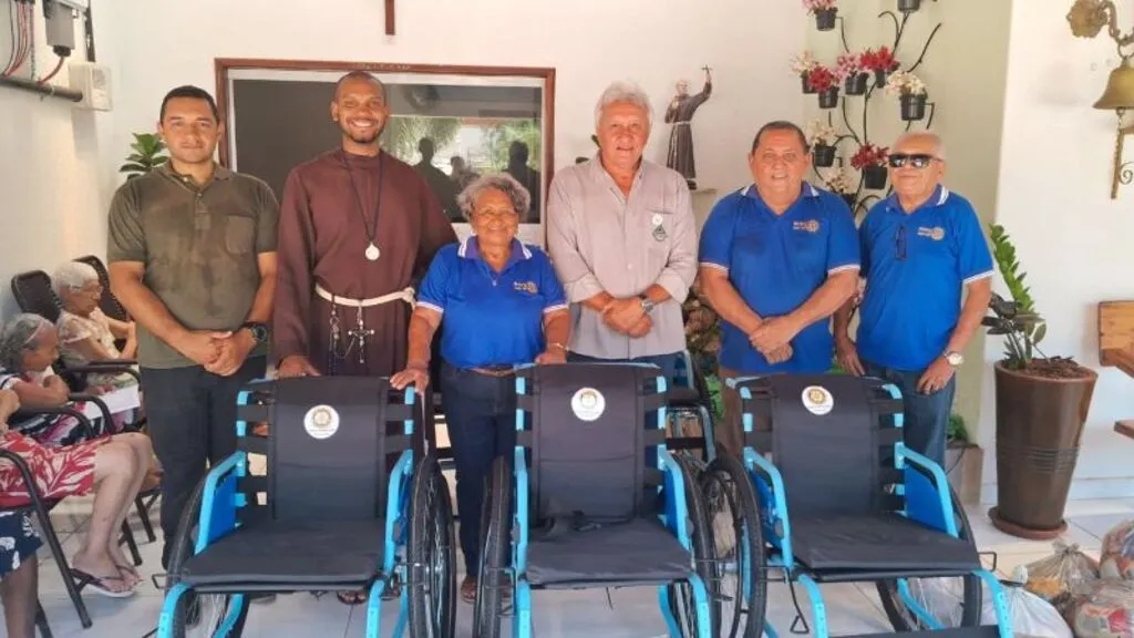 Rotary Club de Codó realiza doação de cinco cadeiras de rodas à Casa de Idosos São Pio