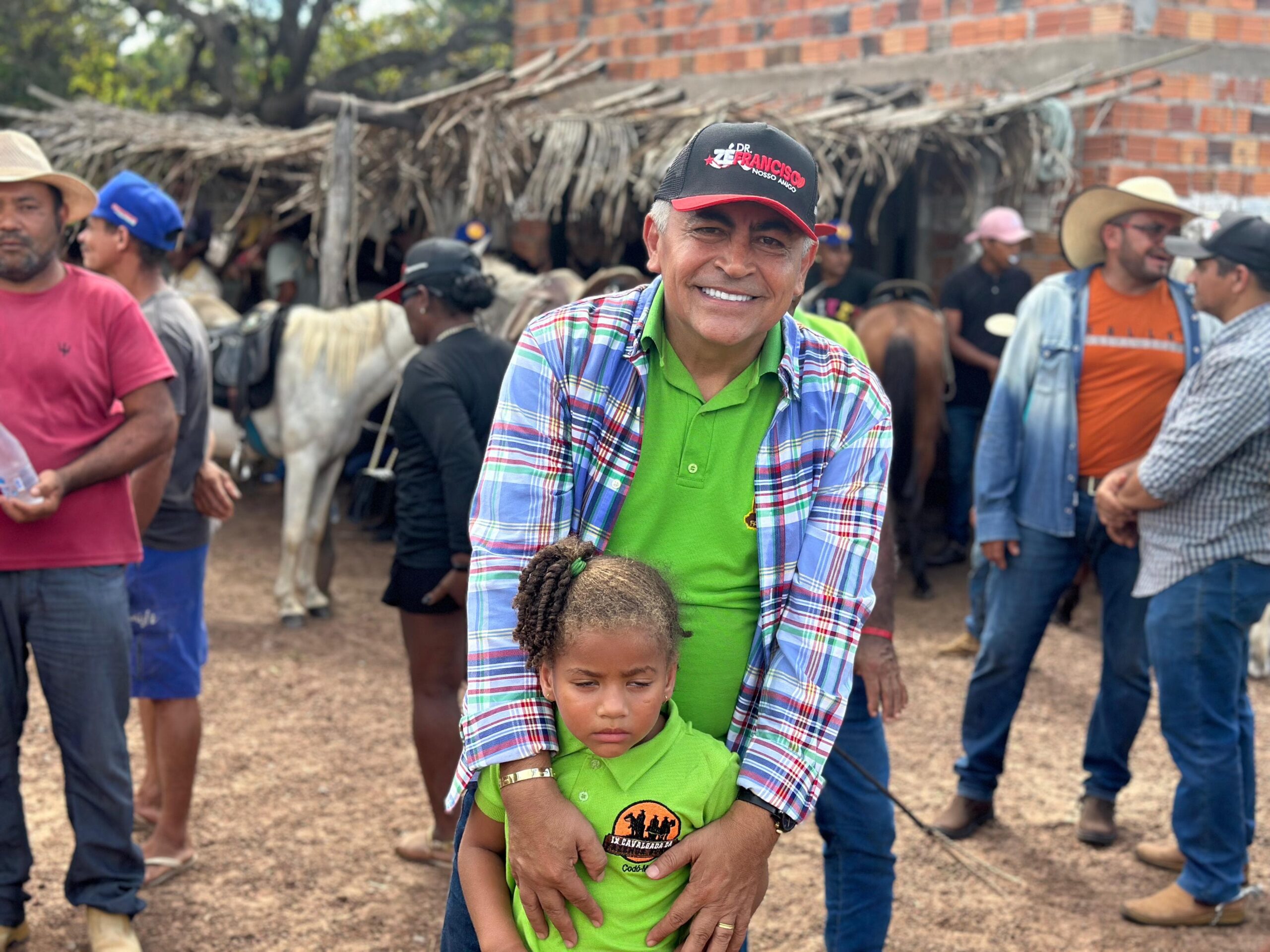 Prefeito Zé Francisco apoia e participa da Tradicional Cavalgada na Fazenda Buriti em Codó