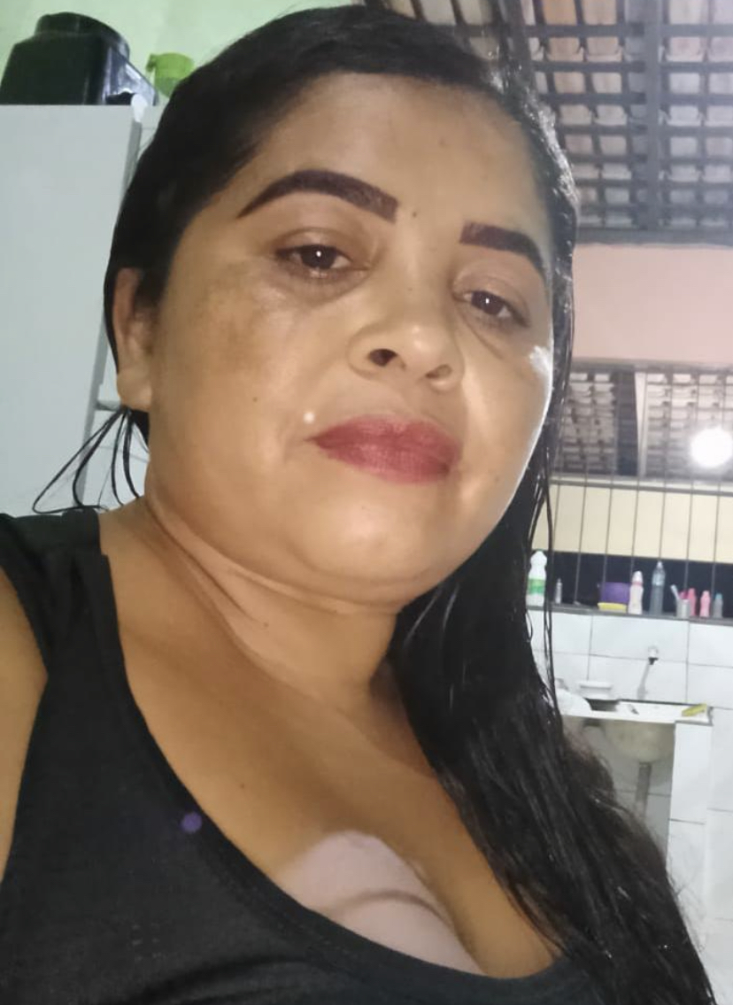 CODOENSE DOADA AINDA BEBÊ PELA MÃE PROCURA POR IRMÃS EM CODÓ QUE TAMBÉM FORAM DOADAS-A MÃE DEU TODOS OS FILHOS PARA FAMÍLIAS DIFERENTES.