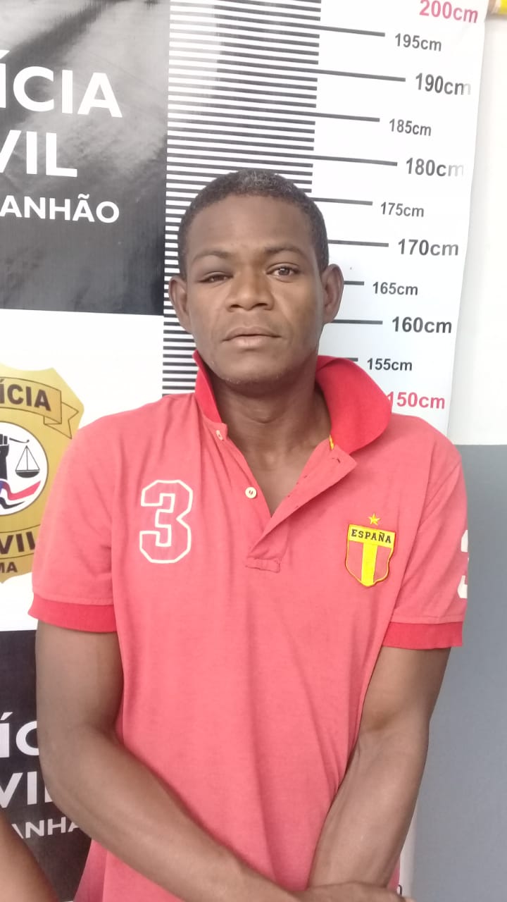 HOMEM BATE EM ESPOSA E APANHA DE VIZINHOS EM CODÓ