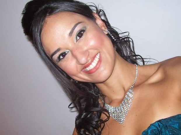 Mulher asfixiada pelo noivo após ciúmes tem alta depois de 5 meses