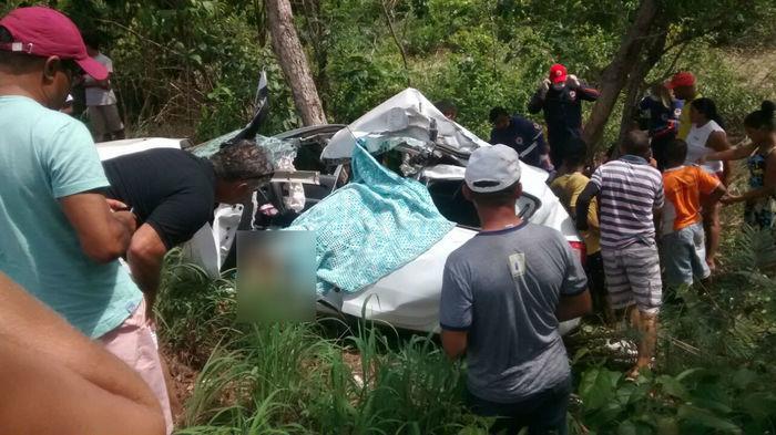 ACIDENTE DEIXA UM MORTO E TRÊS GRAVEMENTE FERIDOS ENTRE TIMON E CAXIAS.