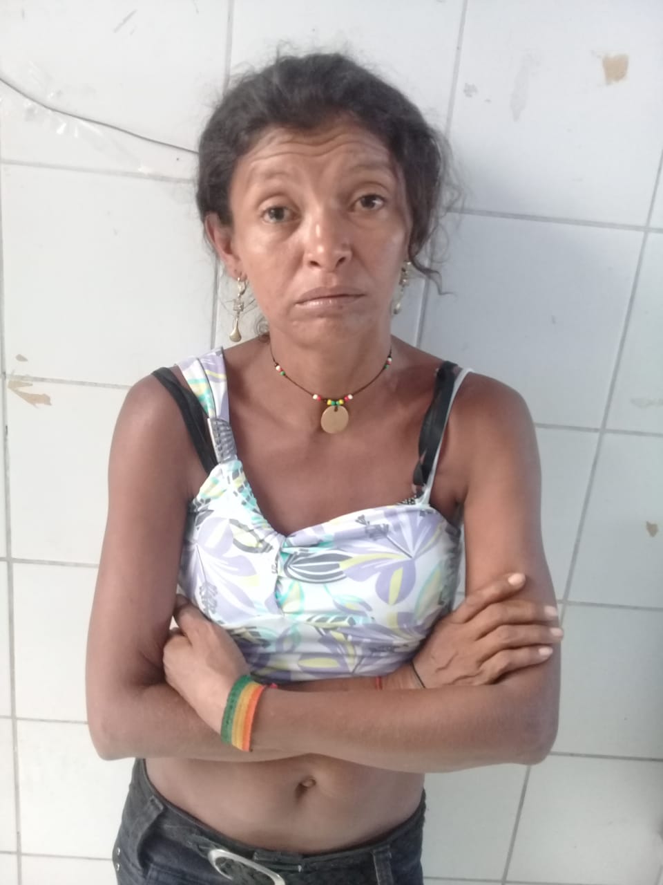 MULHER AGRIDE COMPANHEIRO COM UMA FACA E É PRESA EM CODÓ