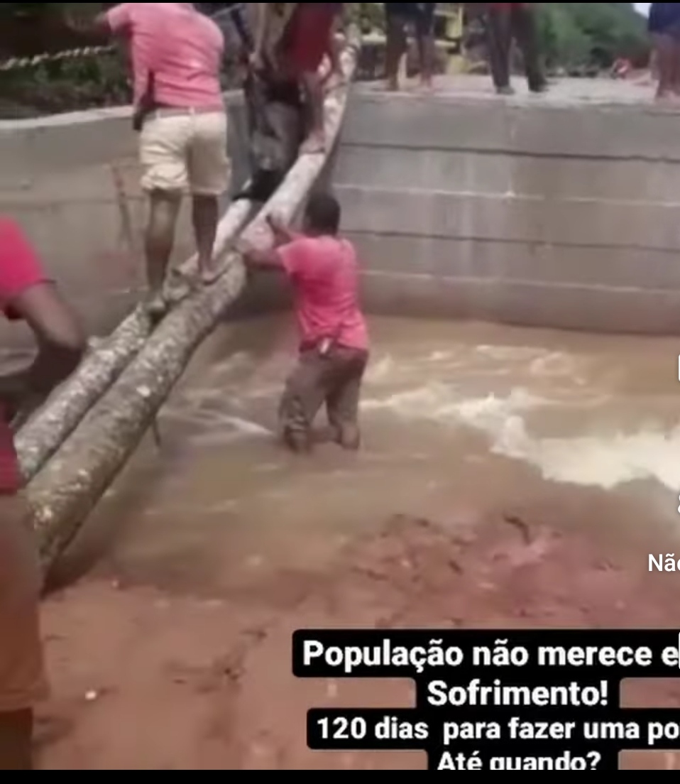 SOFRIMENTO INTERMINÁVEL NO POVOADO SÃO LOURENÇO A ESPERA DA CONSTRUÇÃO DA PONTE COM MAIS DE 120 DIAS E NADA DO PREFEITO SOCORRER AQUELE POVO