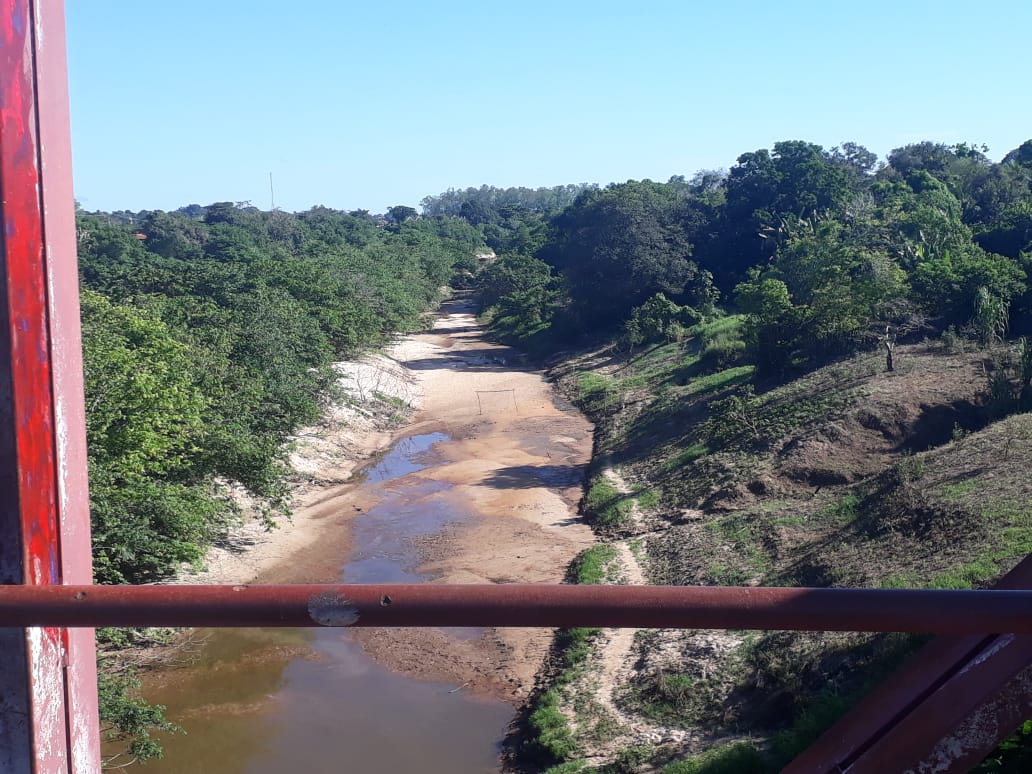 EM CODÓ RIO ITAPECURU PEDE SOCORRO. A IMAGEM DO RIO SECO É DE UMA TRISTEZA SEM FIM.