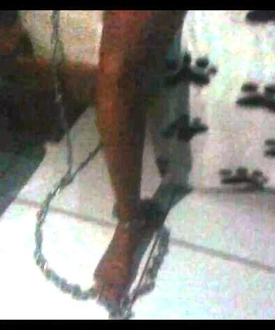Menina de 14 anos é acorrentada pela própria mãe em Parnaíba Cárcere privado