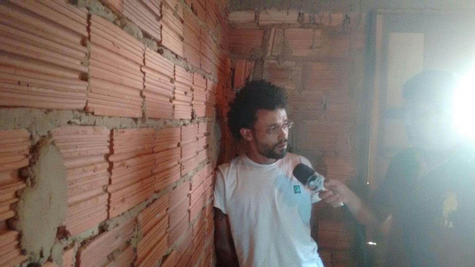 PRISÃO DE CASAL DE TRAFICANTES E APREENSÃO DE ARMA DE FOGO EM COROATÁ.