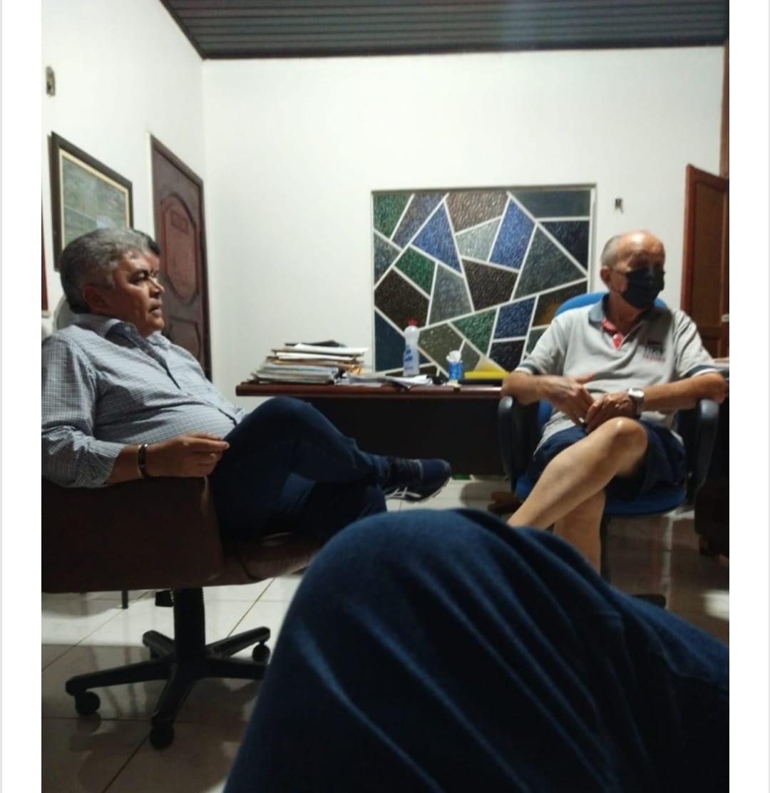 FONTE AFIRMA QUE BINÉ FIGUEIREDO E ZÉ FRANCISCO ACABAM DE ROMPER. ZÉ FRANCISCO TERIA TENTADO NOVAMENTE HOJE FAZER BINE MUDAR DE IDÉIA, MAIS NÃO OBTEVE ÊXITO