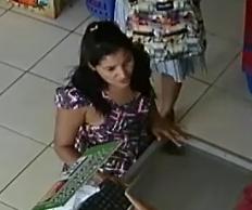 EM CODÓ MULHER É FLAGRADA FURTANDO PRODUTOS EM SUPERMERCADO E COLOCANDO DENTRO DA ROUPA