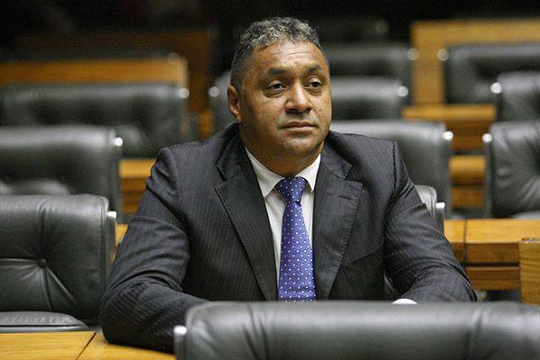 Depois de ter seu nome apontado como provável substituto de Dilma, Tiririca escreve carta e dá aula de política em Michel Temer