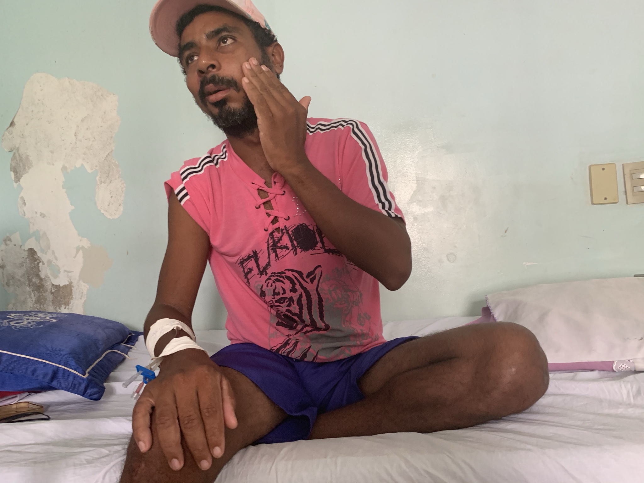 PAI DE 5 CRIANÇAS QUE LEVOU FACADA NO ROSTO ESTÁ NO HGM DE CODÓ SEM CONSEGUIR TRANSFERÊNCIA E PEDE AJUDA EM ALIMENTOS PRAS CRIANÇAS.