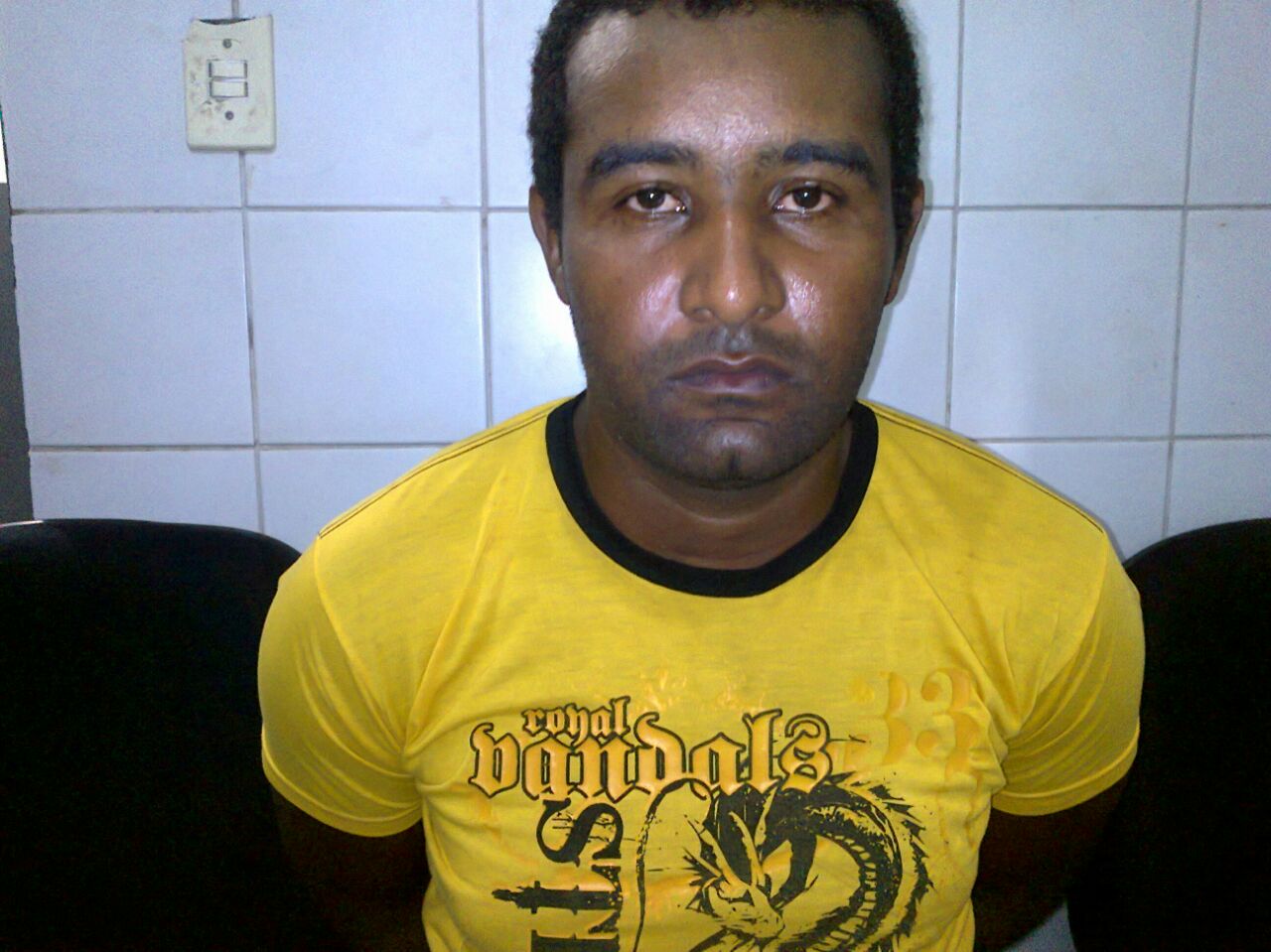 HOMEM É PRESO COM REVOLVER MUNICIADO NO KM 17