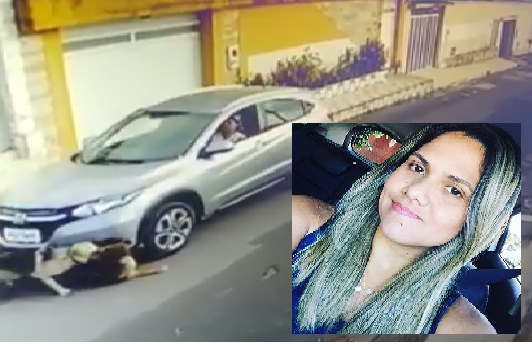 VÍDEO:CRUELDADE, ENFERMEIRA ATROPELA  E MATA CACHORRO DE PROPÓSITO E O OUTRO ESTÁ GRAVEMENTE FERIDO.
