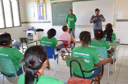 Vereador Pastor Max realiza visitas e fiscaliza obras na região de Cajazeiras