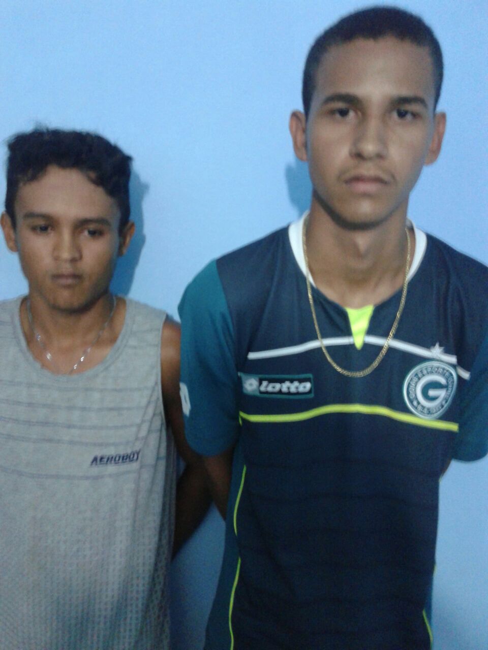 DOIS JOVENS SÃO PRESOS POR PORTE DE ENTORPECENTE EM TIMBIRAS