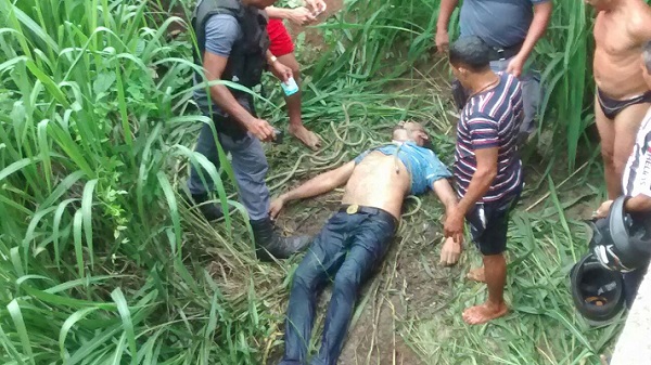 Homem é encontrado morto em riacho e há suspeita de execução