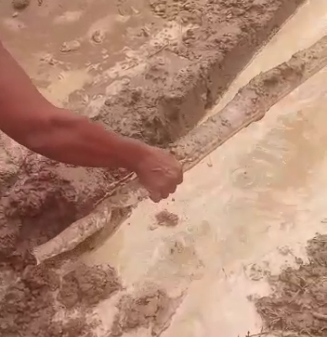 MORADORES DO POVOADO BACABINHA ENFRENTAM PROBLEMAS COM TRABALHO MAL FEITO DO SAAE DE CODÓ. VEJA VÍDEO