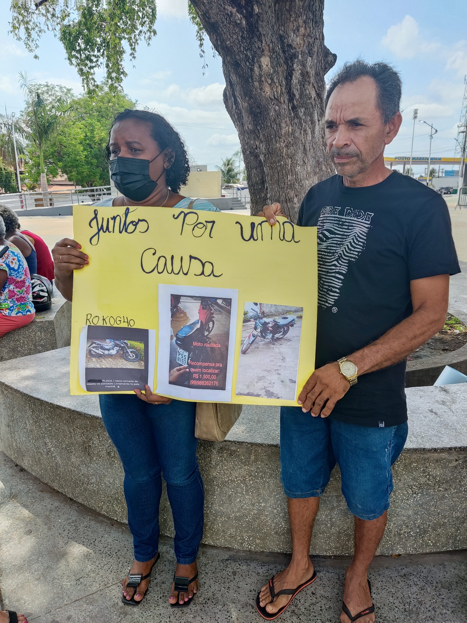 ACONTECEU HOJE EM CODÓ UM PROTESTO DE VÍTIMAS DE ASSALTO, QUE TIVERAM SUAS MOTOS ROUBADAS E NUNCA FORAM RECUPERADAS.