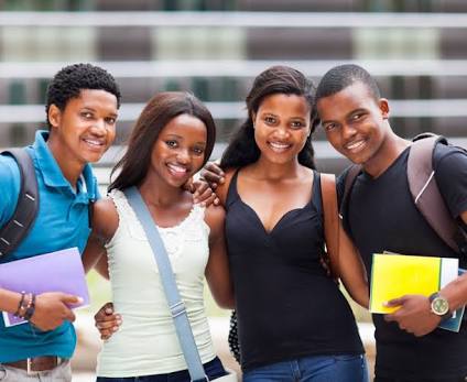 PELA PRIMEIRA VEZ NEGROS SÃO A MAIORIA NAS UNIVERSIDADES PÚBLICAS DO BRASIL