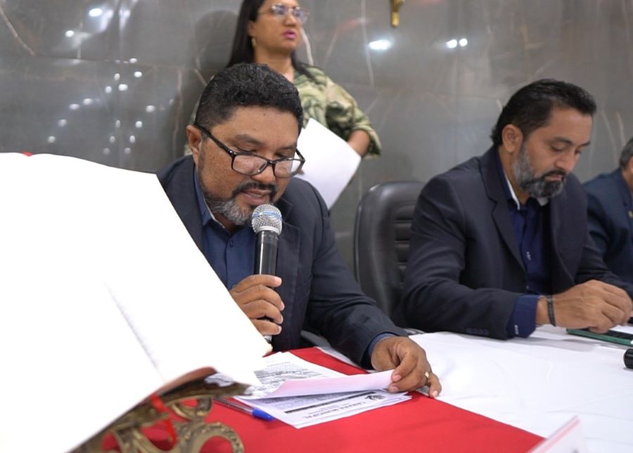 Vereador Pastor Max solicita que sejam mantidos os pagamentos de professores contratados e seletivados em janeiro e fevereiro de 2024