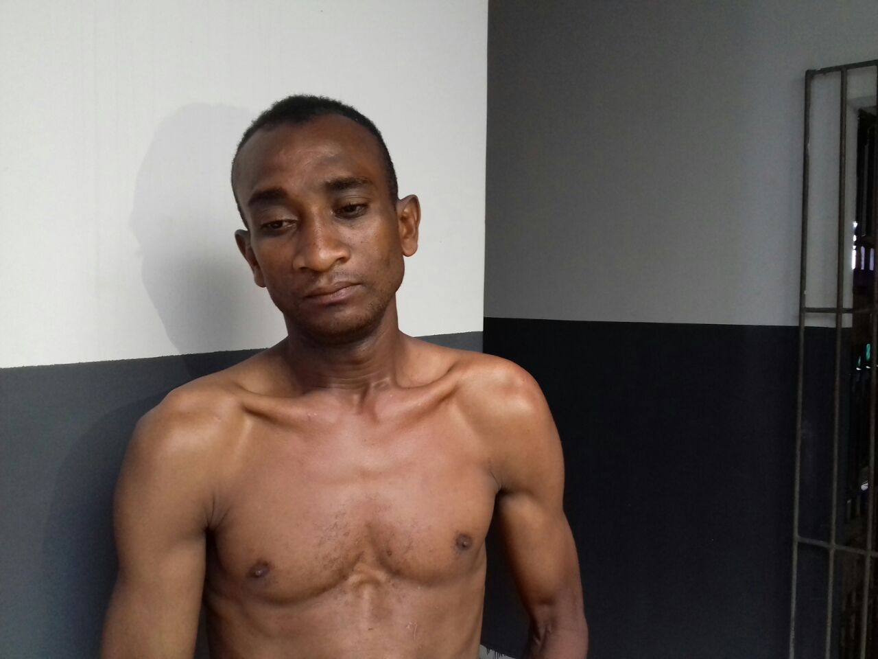 HOMEM PRESO EM CODÓ POR COLOCAR ARMA NA IRMÃ E LEVAR SEU CELULAR