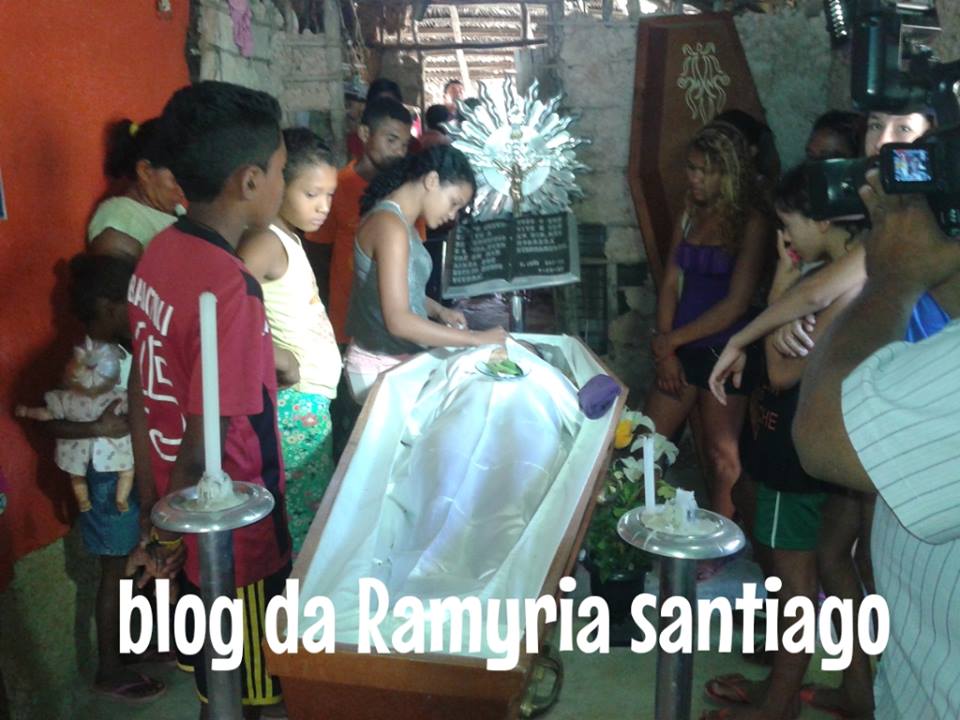 TRAGÉDIA ! MULHER COMETE SUICÍDIO  E OS 7 FILHOS PEQUENOS ESTÃO NECESSITANDO DE AJUDA EM ALIMENTOS E DEMAIS.