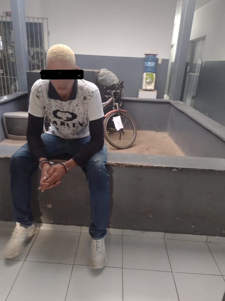 MOTOCICLETA FURTADA É RECUPERADA PELA PM E AUTOR DO CRIME É PRESO