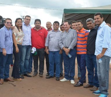 Políticos Codoenses acompanham governador Flávio Dino em inaugurações na região dos cocais
