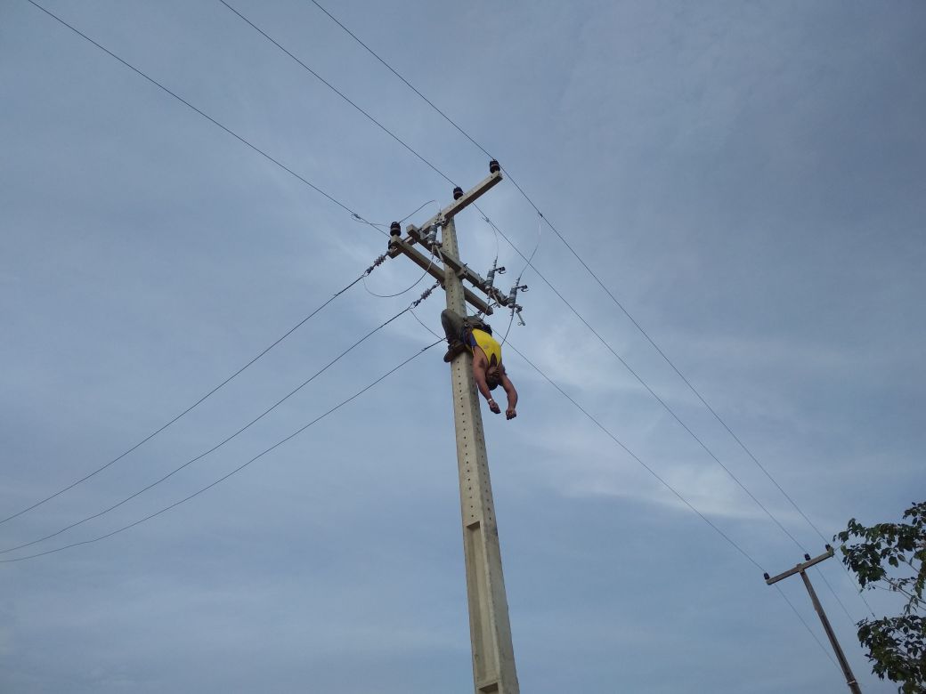 ELETRICISTA É ENCONTRADO MORTO PENDURADO EM POSTE EM CODÓ NA MANHÃ DE HOJE