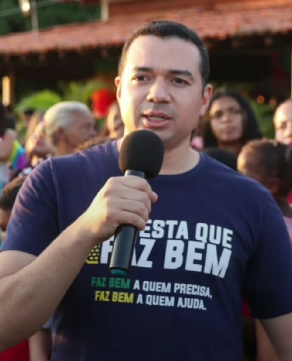 COM DIFICULDADE FINANCEIRA E SUPOSTAS CONTAS BLOQUEADAS ADVOGADO E CANDIDATO A DEPUTADO GUILHERME OLIVEIRA ESTÁ VENDENDO  INÚMEROS CARROS EM POSTO DE COMBUSTÍVEL EM CODÓ. VEJA VIDÉO 