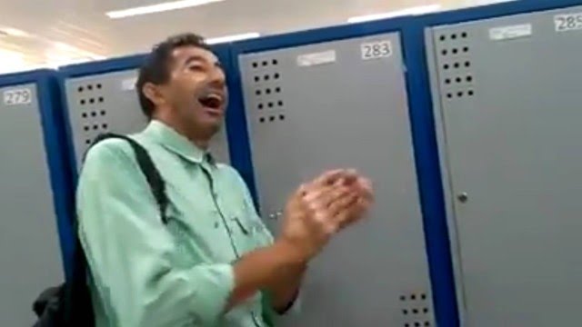 VIDÉO DE DESAPARECIDO EM BRUMADINHO CANTANDO HINO EMOCIONA INTERNAUTAS.