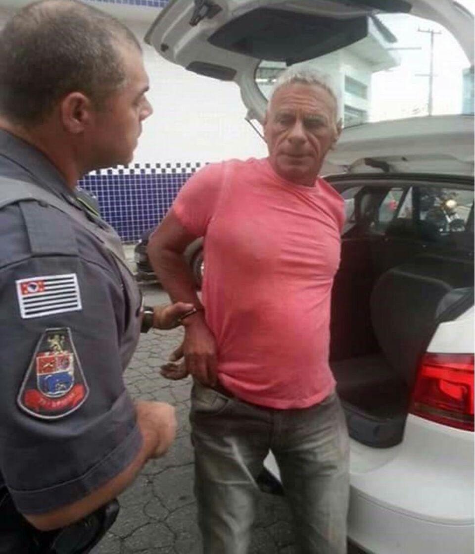 VEJA O QUE ESTE PEDÓFILO FAZ COM ESTÁ CRIANÇA NESSE VÍDEO ENVIADO AO BLOG DA RAMYRIA SANTIAGO