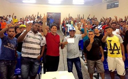 Fernando Santana filia-se ao PDT e declara apoio a pré-candidatura de Francisco Nagib