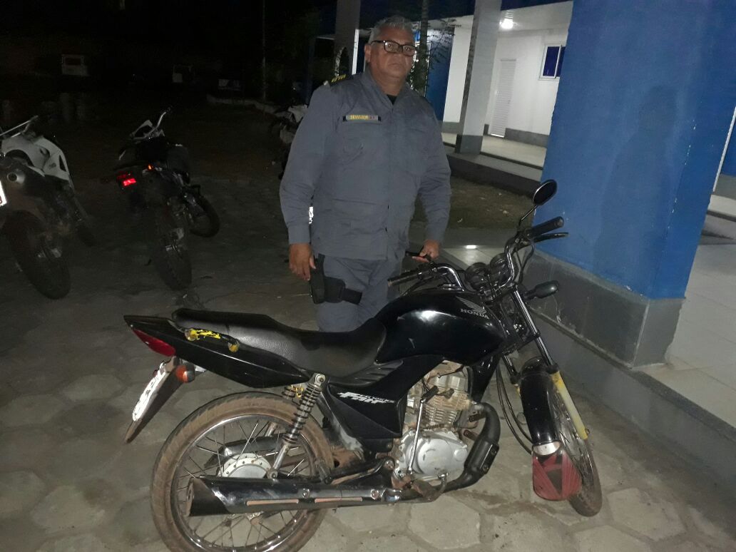 VEÍCULO ROUBADO É RECUPERADO PELA PM DE CODÓ NO POVOADO SABIAZAL