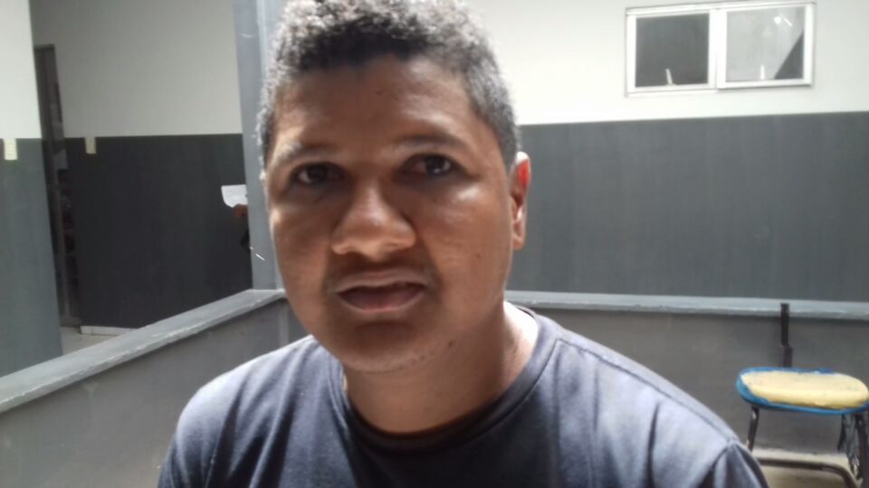 HOMEM SUSPEITO DE UM ESTUPRO ESTAVA ESCONDIDO EM CODÓ NA CASA DA MÃE E FOI PRESO.