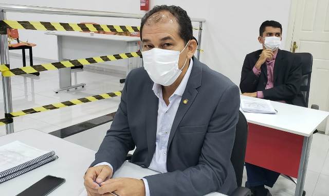 Vereador Evimar Barbosa cobra mais transparência do Executivo de Codó