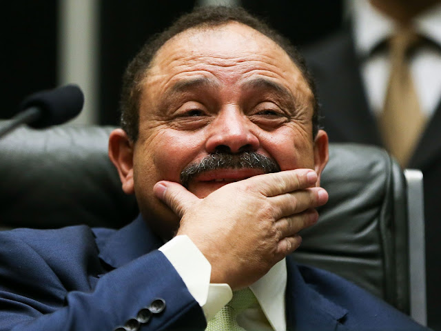 TROCO DO ELEITOR MARANHENSE: WALDIR MARANHÃO PERDE MAIS DE 45 MIL VOTOS E NÃO CONSEGUE SE REELEGER FEDERAL.