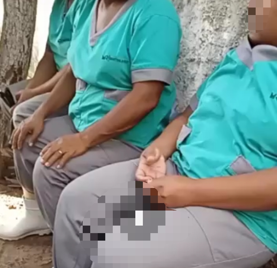EQUIPE DE LIMPEZA DO HOSPITAL REGIONAL DE TIMBIRAS HRT ACABA DE ENTRAR EM GREVE POIS NÃO RECEBEM PAGAMENTOS DESDE DE FEVEREIRO E AINDA SÃO AMEAÇADOS A TRABALHAREM SEM RECEBER 