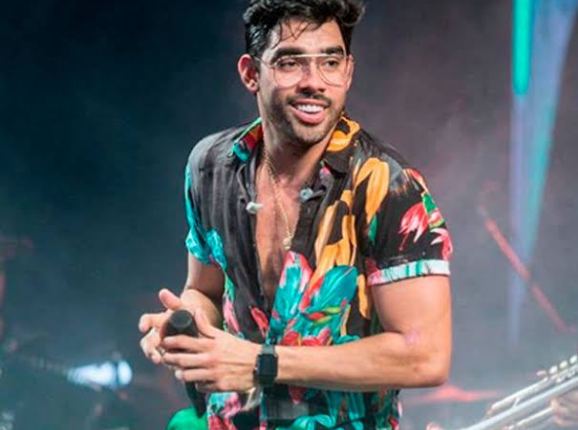 URGENTE : MORRE CANTOR GABRIEL DINIZ  APÓS QUEDA DE AVIÃO EM SERGIPE.