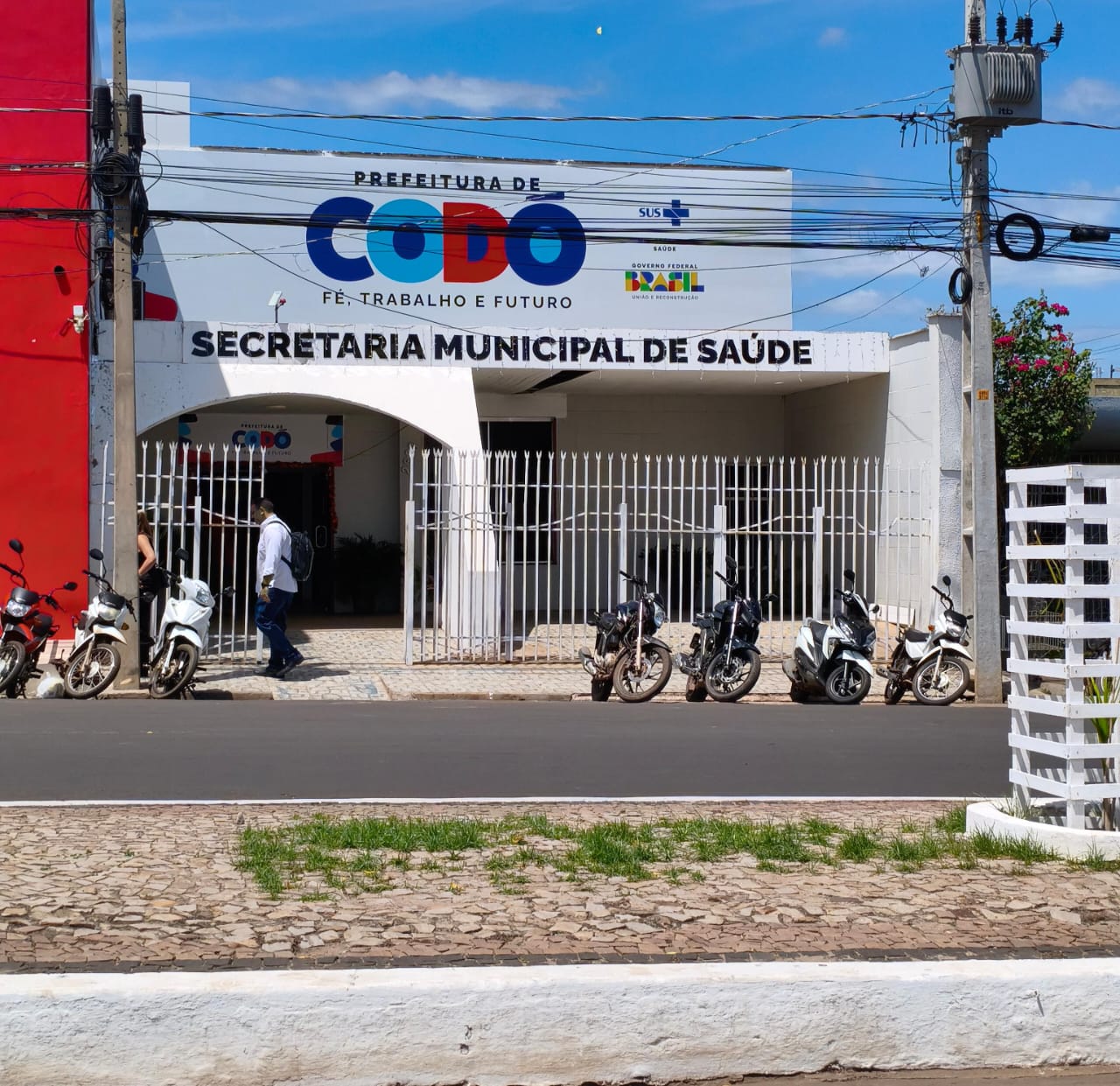 POPULAÇÃO DENUNCIA DESCASO COM O TFD NO GOVERNO CHIQUINHO FC: PACIENTES SOFREM SEM RECEBER O QUE É DIREITO. ESTÁ UM CAOS NA SECRETARIA DE SAÚDE EM CODÓ.