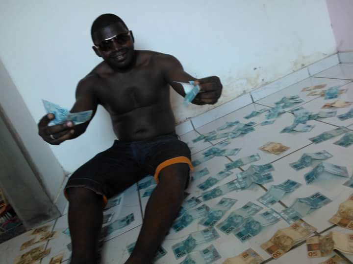 CANTOR BACABALENSE CHAMA OS HOMENS DE “VEADOS” E AINDA DIZ QUE AS MULHERES SÃO FEIAS E TEM NOJO DELAS