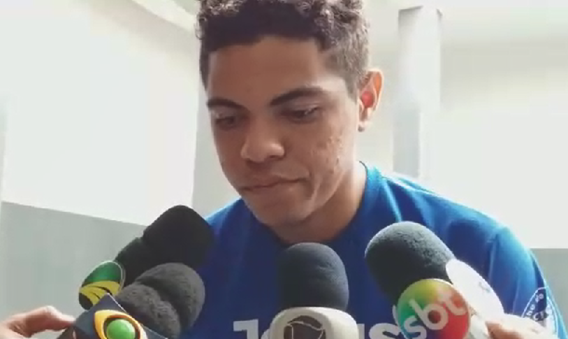 JOVEM SE MASTURBA EM LOJA NO CENTRO DE CODÓ E ACABA PRESO PELA POLICIA. VEJA VÍDEO.
