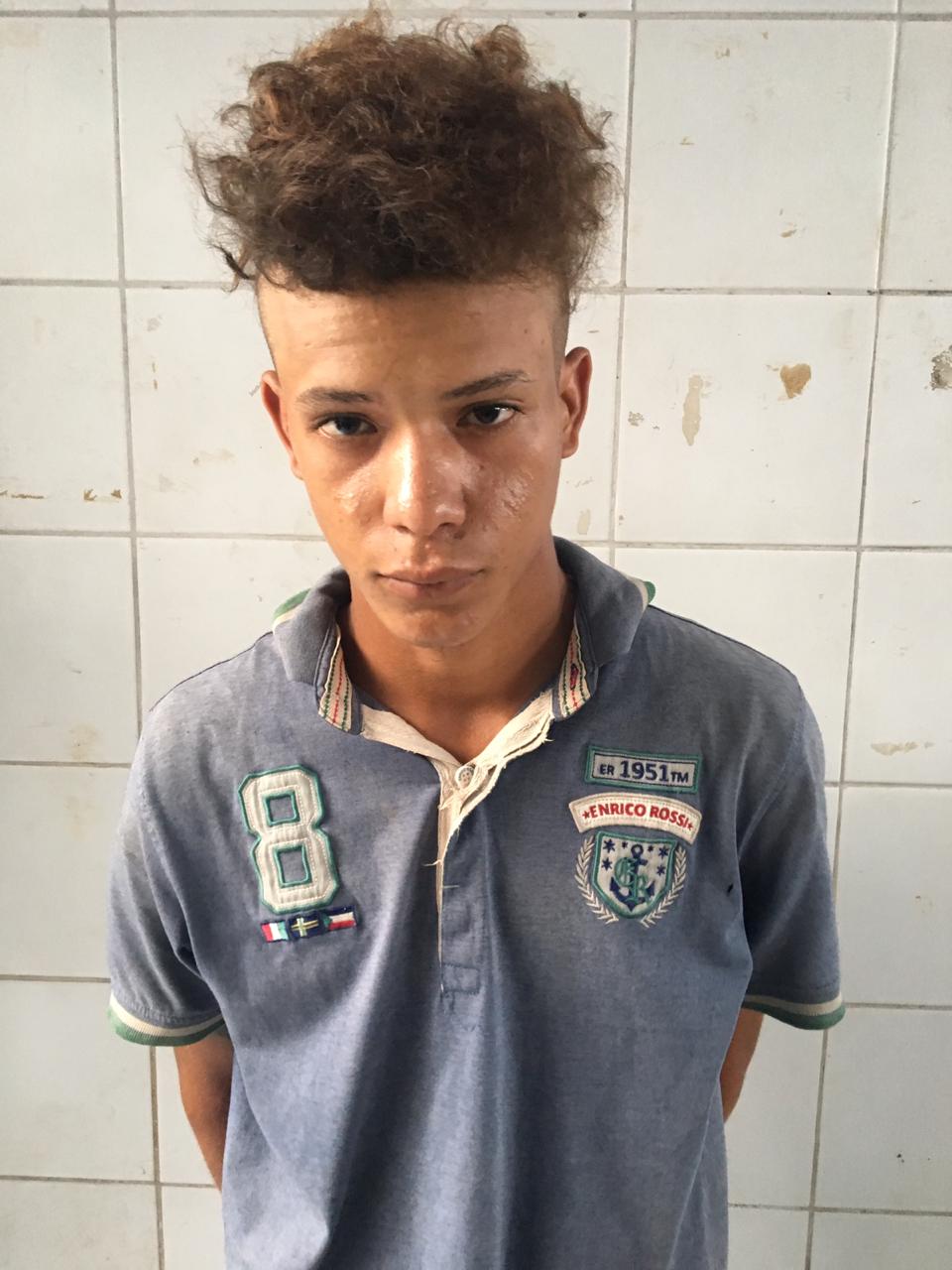 JOVEM É PRESO APÓS ESTÁ REALIZANDO DISPAROS DE ARMA DE FOGO EM VIA PUBLICA DE CODÓ