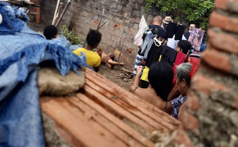EM CODÓ HOMEM MORRE NA PRÓPRIA ARMADILHA, ELETROCUTADO NO QUINTAL DE CASA. 