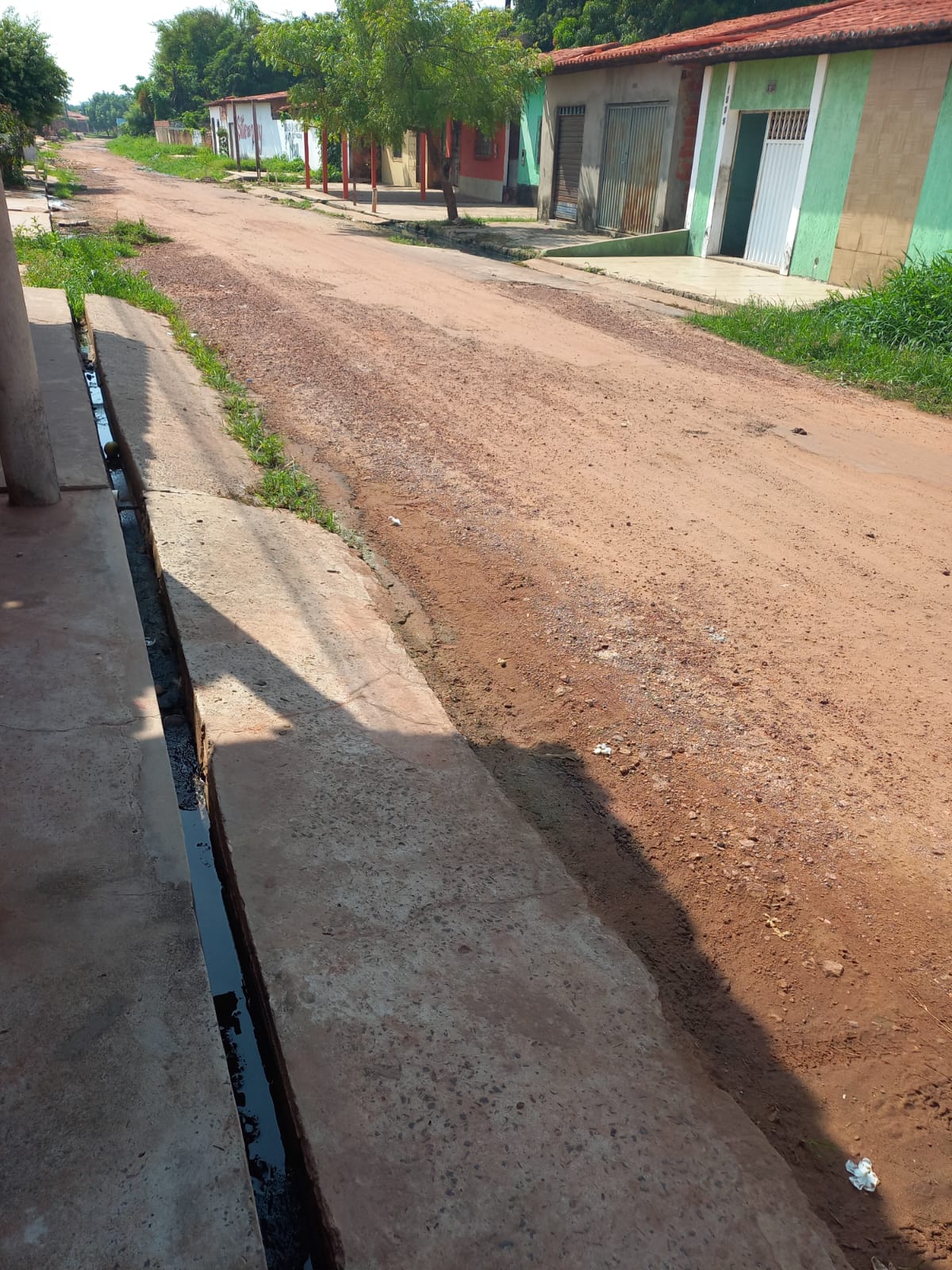 EM CODÓ MORADORES DENUNCIAM SITUAÇÃO DA RUA ALBERTINA BAYMA, NO SANTO ANTÔNIO, SITUAÇÃO DE DESTRUIÇÃO.