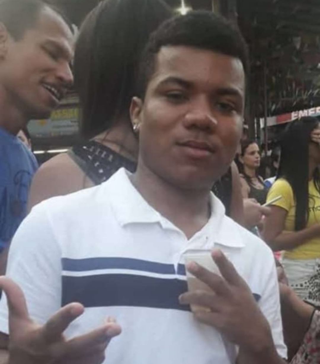DESAPARECIDO EM CODÓ. QUALQUER INFORMAÇÃO SOBRE ESTE RAPAZ INFORMAR A FAMÍLIA 