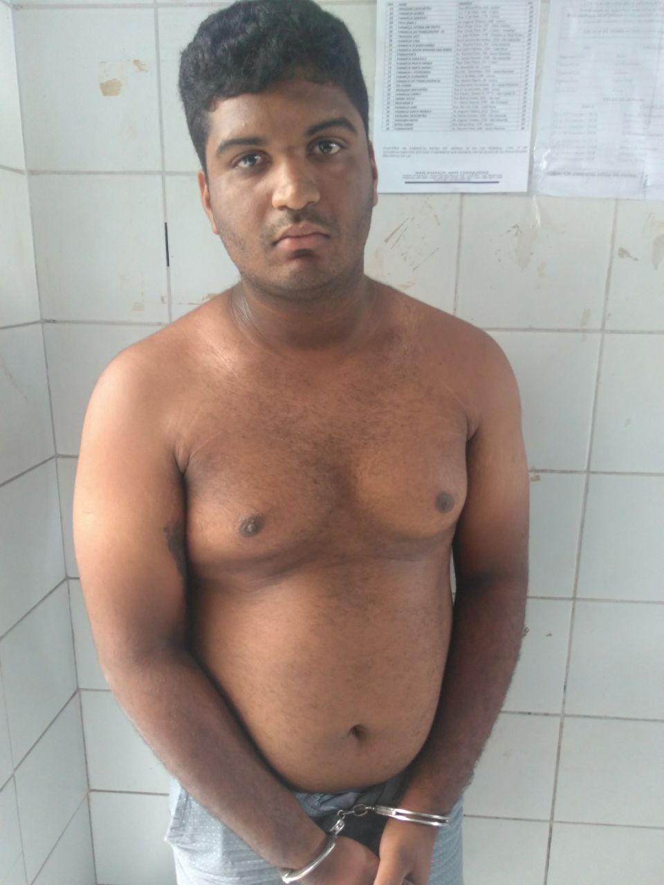 POLICIA PRENDE HOMEM POR TRÁFICO DE DROGAS NO RESIDENCIAL SÃO PEDRO EM CODÓ